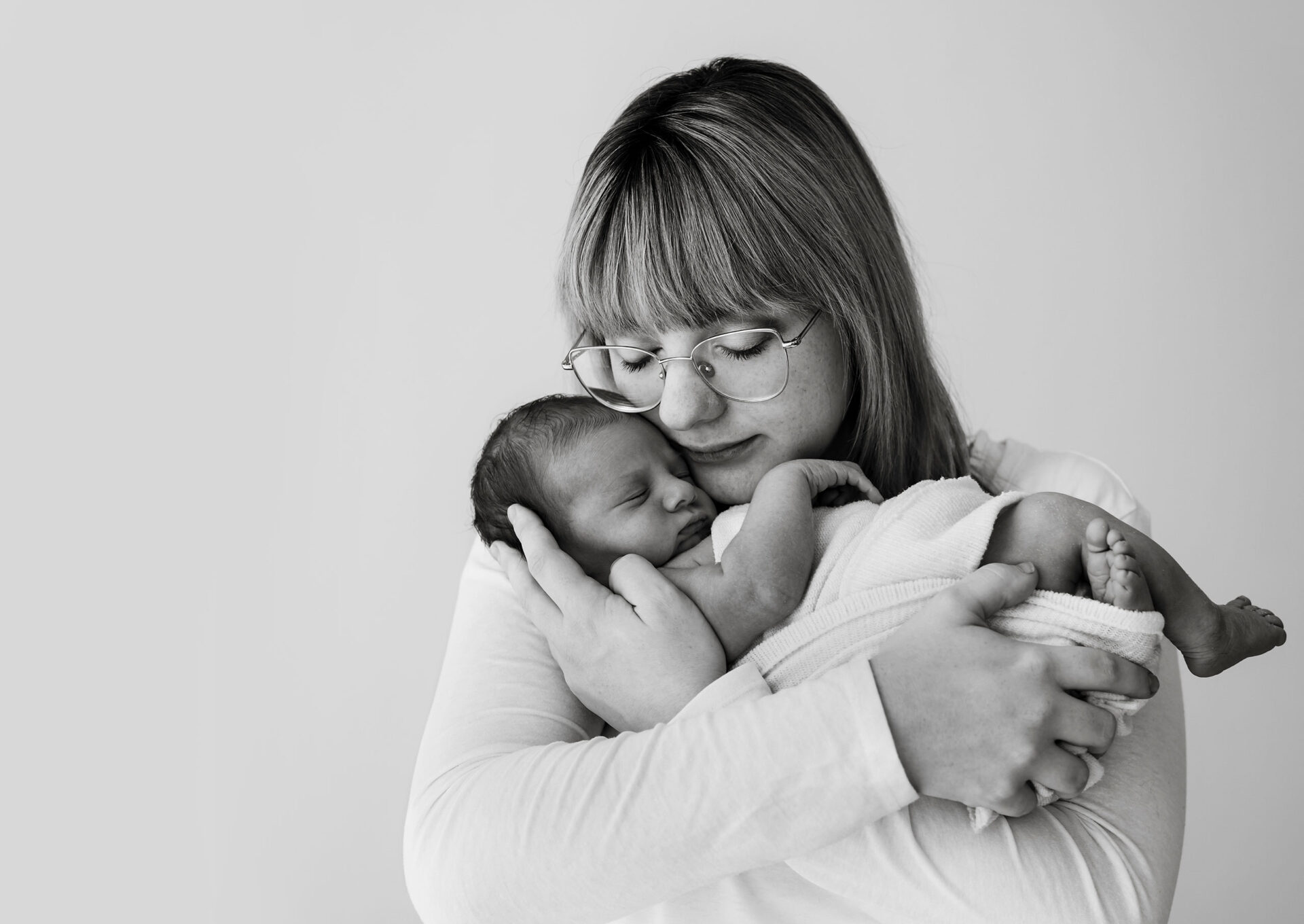 Babyshooting mit Mama im Fotostudio in Dresden Radebeul Freital Pirna Sachsen
